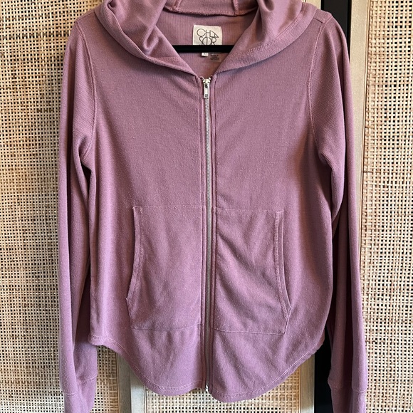 Chaser Tops - Chaser zip-up hoodie. Lightweight. Size L. Lavender.